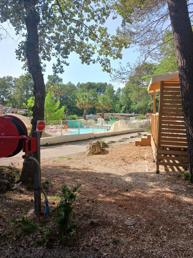 Domaine De La Sainte Baume Hotel Нан-ле-Пен Екстериор снимка