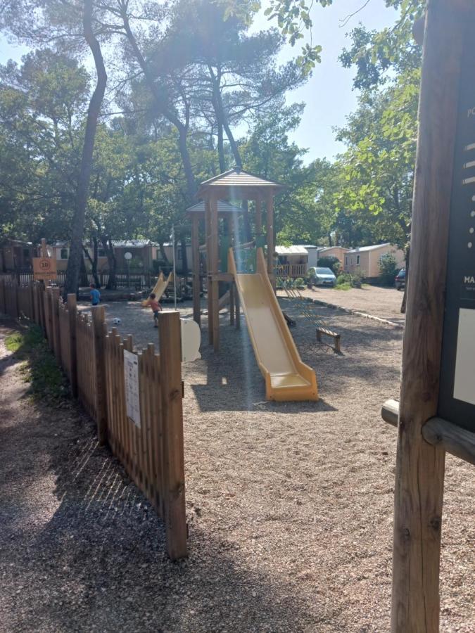 Domaine De La Sainte Baume Hotel Нан-ле-Пен Екстериор снимка